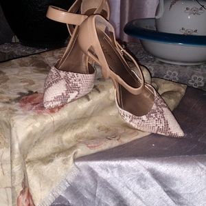 BCBGeneration 4" pumps